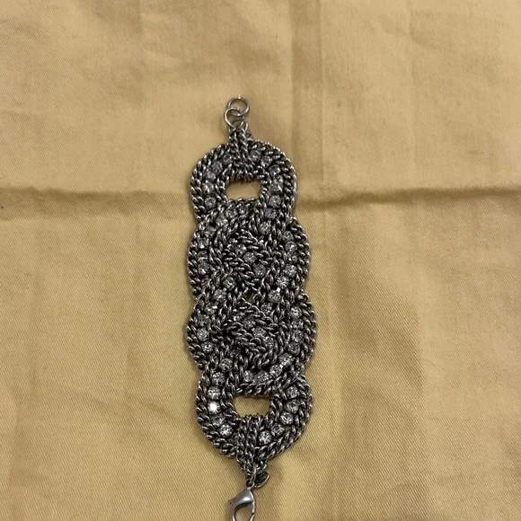 Elegant Silver Chain Bracelet - Picture 1 of 3